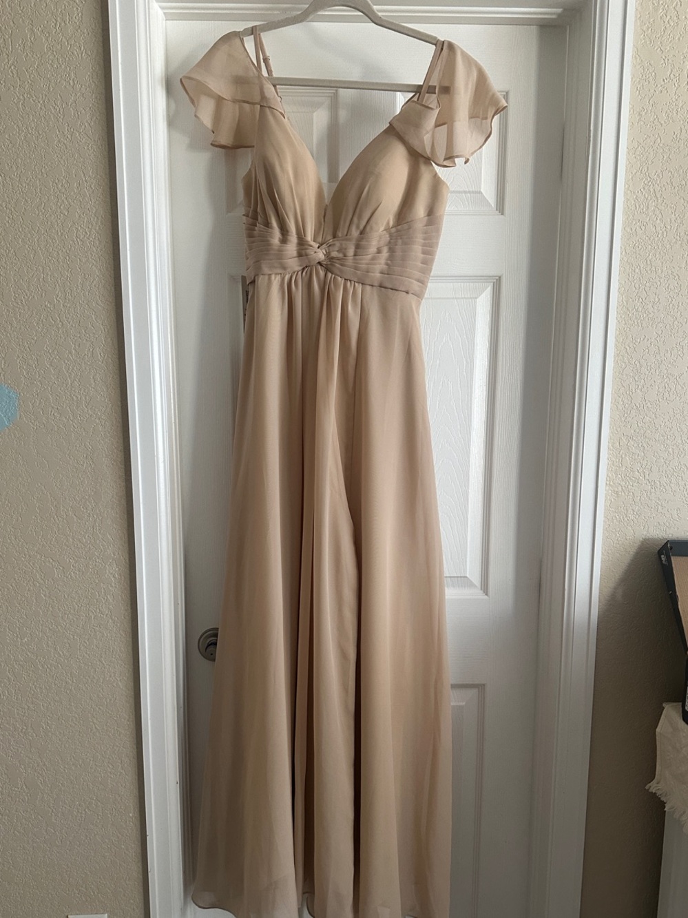 Flowy V-Neck Chiffon Maxi Dress in champagne
